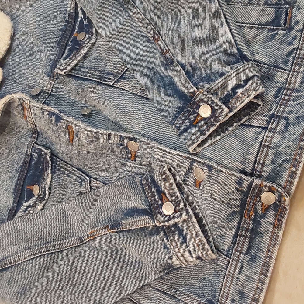 Celebrity Pink Women's Juniors' Sherpa Lined Acid Wash Denim Jacket Size M 7/8 - Picture 6 of 14